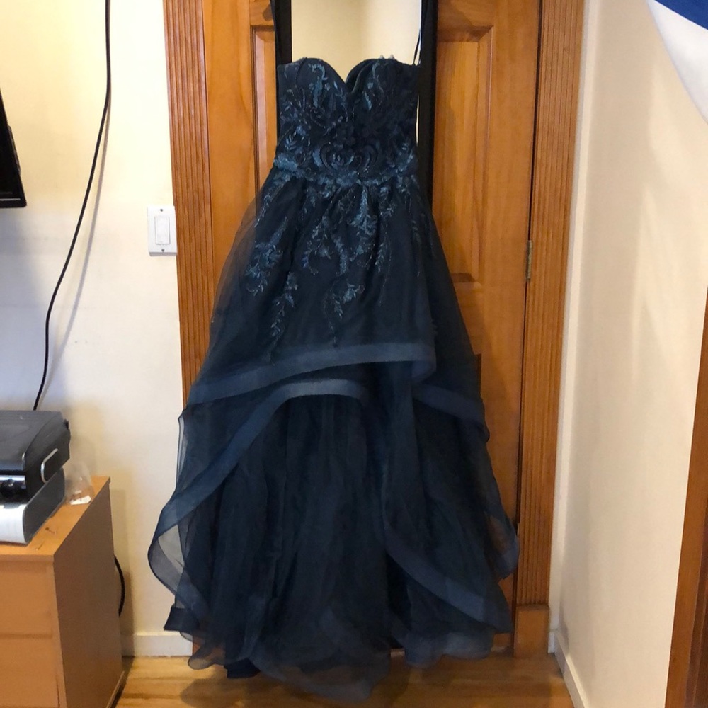 NWT gorgeous beaded Teri Jon navy gown.